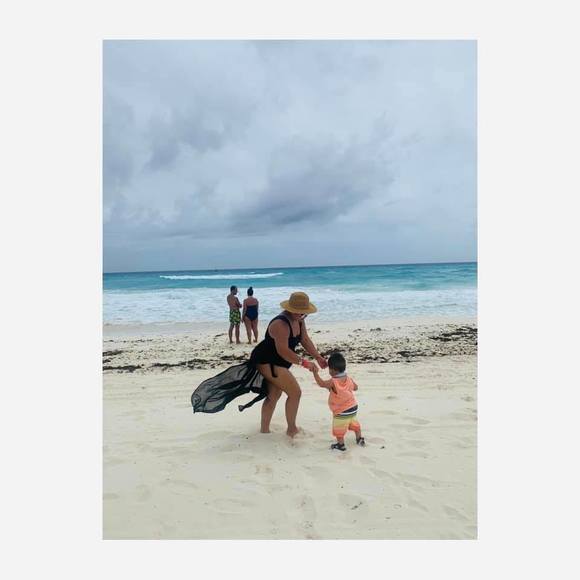 Meet your Posher, Lizbeth - Picture 1 of 1